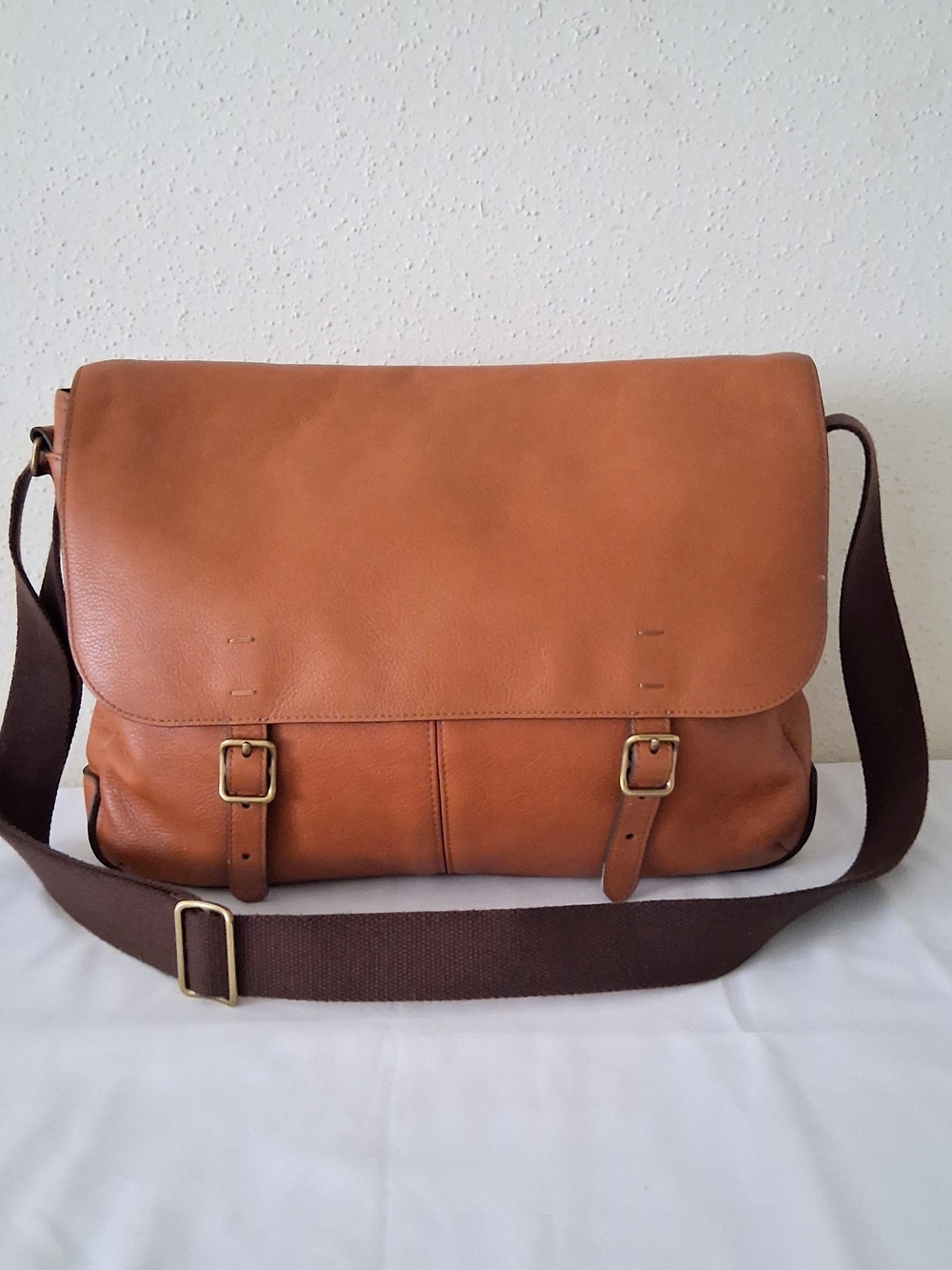 Fossil Cognac Leather Messenger Bag with Dark Brown Strap